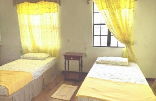 Wildey House | Central and Spacious Apartment near US Embassy