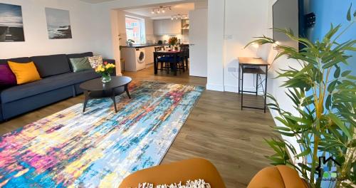Cambridge Apartment | Central Apart Hotel 2BR & 1BR Flats-EASY Walk to City Centre-Parking