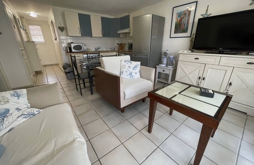 Banyuls-sur-Mer Apartment | Central Apartment in Banyuls-sur-Mer: 300m to Beach, Fully Equipped, Sleeps 4