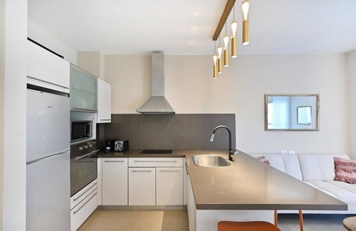 Tel Aviv Apartment | Central apartment with Jacuzzi near Bograshov Beach by HolyGuest