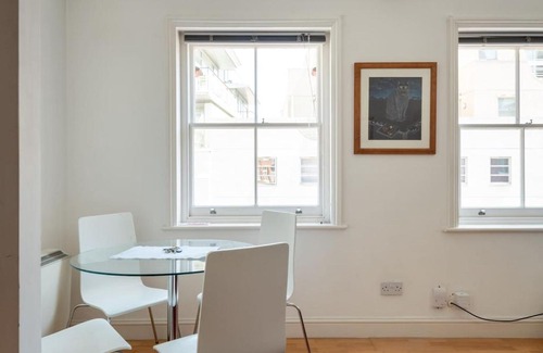 Spitalfields Apartment | Central Apartment For 3 By Liverpool St Stn