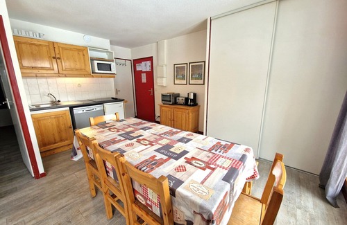 Valfrejus Apartment | Central Apartment for 6/8 with Mountain View, Balcony & Near Slopes
