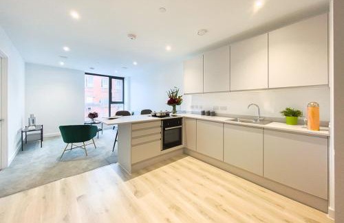 Trafford Apartment | Central Apartment - Terrace - Cinema -Free Parking