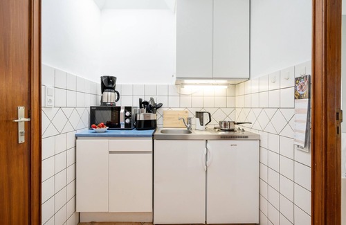 Westerland Apartment | Central app. for 2 persons, WLAN and TV, pets allowed.