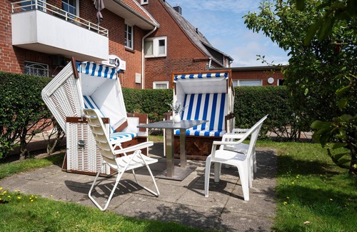 Westerland Apartment | Central app. for 2 persons, WLAN and TV, pets allowed.