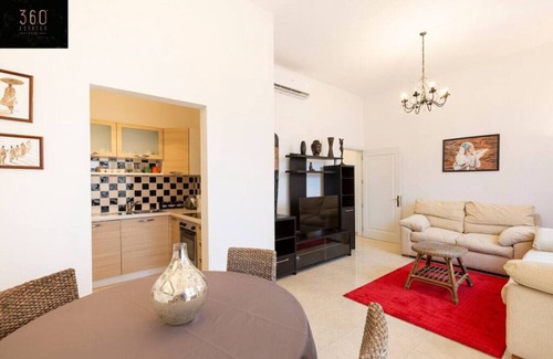 Sliema Apartment | Central APT 5mins to promenade with SOFA AC & WIFI