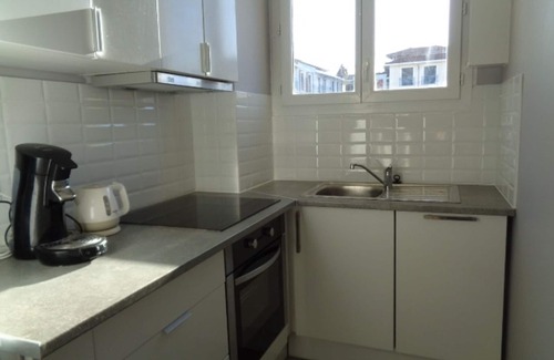 Arcachon Apartment | Central Arcachon Apartment with Sea Views, Parking & Balcony, Steps from Beach & Shops