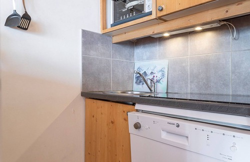 Avoriaz Apartment | Central Avoriaz Apartment for 6 with Balcony, WiFi, and Parking Option