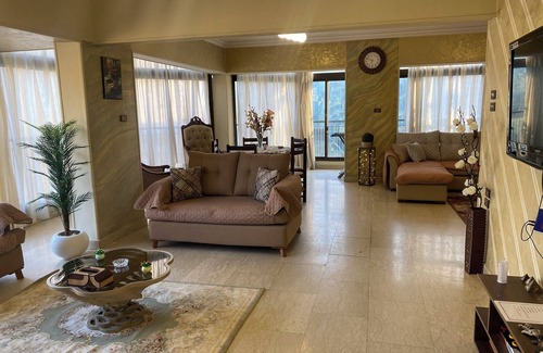Oula Apartment | Central beautiful apartment with Nile view/jacuzzi in the center of Cairo