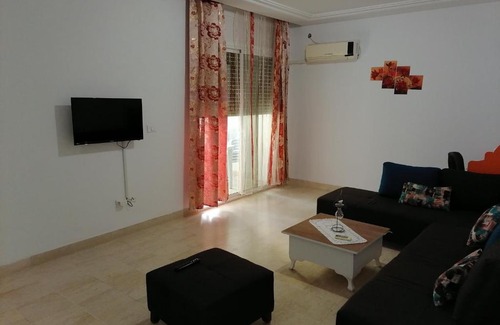 El Aouina Apartment | Central but quiet location in TUNIS-El Aouina