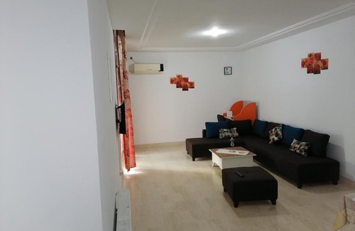 El Aouina Apartment | Central but quiet location in TUNIS-El Aouina