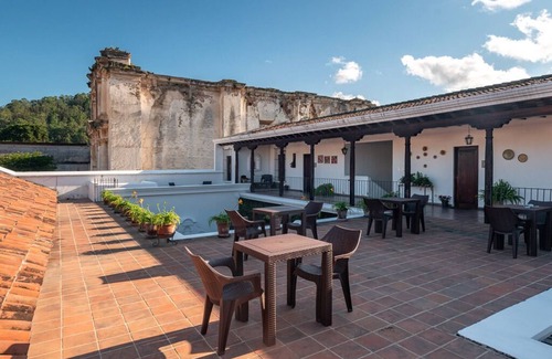 Antigua Guatemala Apartment | Central colonial apartment with private balcony