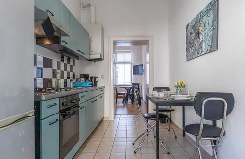 Favoriten Apartment | Central Elegance 2 BR Apt @Vienna's Vibrant Center
