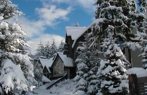 Blackcomb House | Central Family-Friendly Ski Home w/2 x Parking