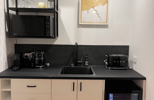 Launceston CBD Apartment | Central Hideaway Amongst Launceston's Artisan Cafes, Bars, and Eateries