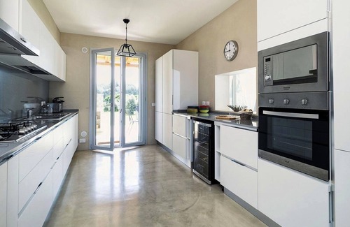 Avola House | Central house with beautiful views and heated pool