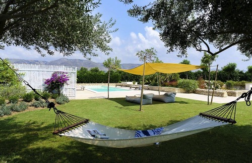 Avola House | Central house with beautiful views and heated pool