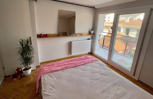 Old Town Bed & Breakfast | Central Izmir Delight : Cozy Alsancak Apartment