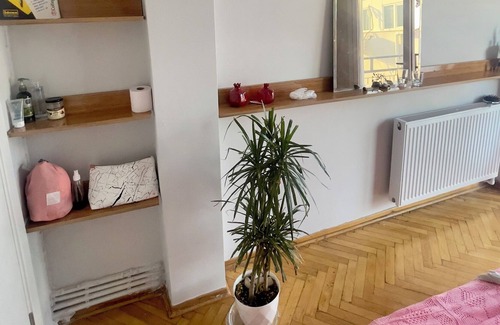 Old Town Bed & Breakfast | Central Izmir Delight : Cozy Alsancak Apartment