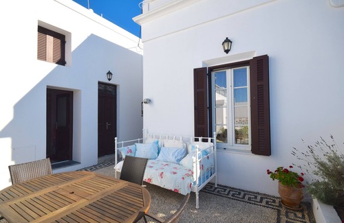 Lindos Villa | Central Lindos village house.20% OFF IN JUNE ON BOOKINGS OF 7+ DAYS. CONTACT ME!