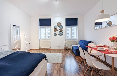 Leopoldstadt Apartment | Central Location! 3 Stops to the City Center!