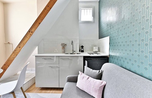 Plaisance Apartment | Central Loft Mezzanine in Paris 14th district