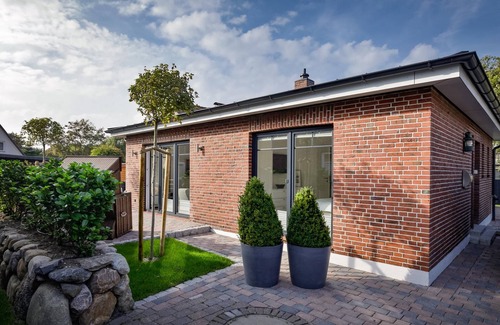 Westerland House | Central luxury house for 4 persons with sauna, garden, parking space, WLAN.