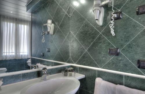 Old Town Hotel | Central Park Hotel Modena