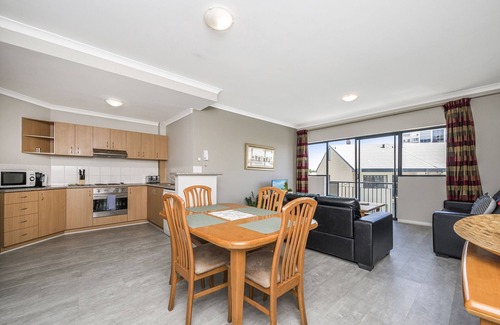 Perth Central Business District Apartment | Central Perth 2-Bed Apartment with Pool & Gym