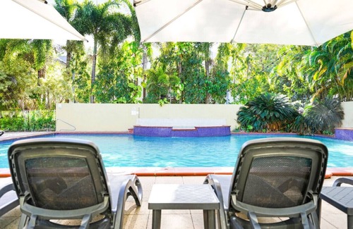 Port Douglas Apartment | Central Plaza- Stylish Tropical Escape | Resort Pool | Walk to Beach