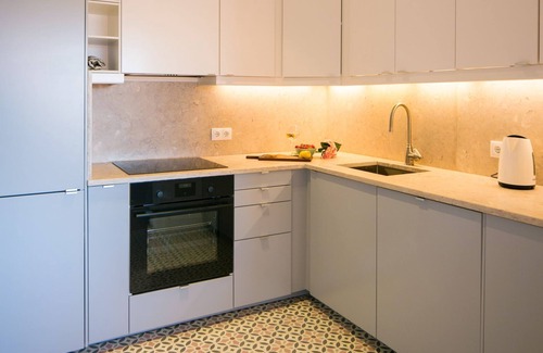 Merces Apartment | Central Rooftop Apartment by LovelyStay