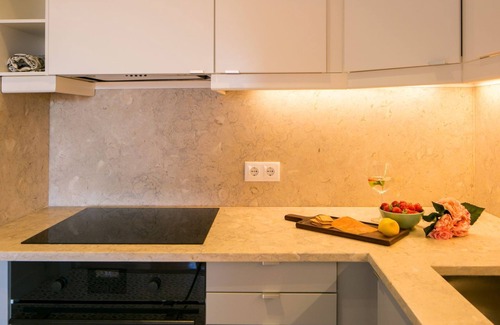 Merces Apartment | Central Rooftop Apartment by LovelyStay