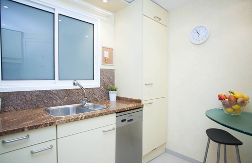 Sitges Town Center Apartment | Central Sitges - sunny, terraces, 150m beach, Luxe, Free Wi-Fi, 100% Air Con