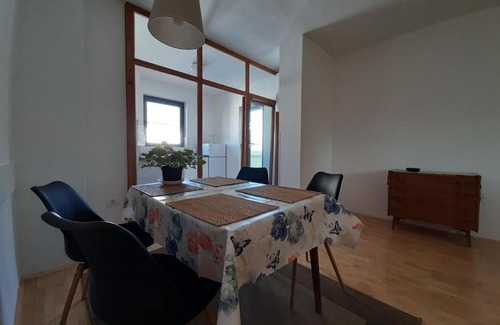 Koper Apartment | Central square view - near beach