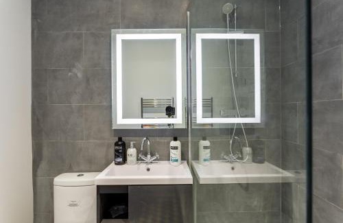 Westcliff-on-Sea Apartment | Central Studio Flats with Parking in Southend on Sea