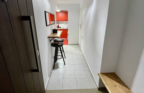 Volos City Centre Apartment | Central Studio Flat with Garden