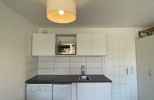 Jeux Apartment | Central Studio for 4 with Ski Access, Terrace, and Modern Amenities - Alpe d'Huez