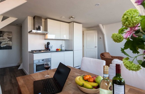 Oude Pijp Apartment | Central top floor apartment with private balcony