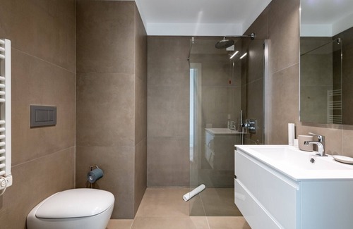 San Babila Apartment | Central tower II - Studio Apartment, Sleeps 2