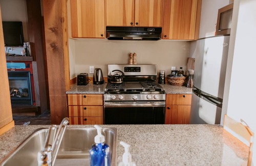Ucluelet Condo | Central ukee ocean view condo