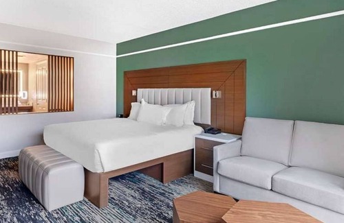 Las Vegas Strip Resort | Central Vegas Resort, Near The Sphere-Flamingo by Hilton Grand Vacations-Studio