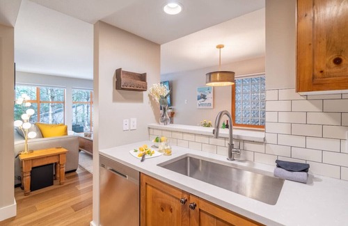 Village North House | Central w/Pool&Hot tub at North Star w/Free parking