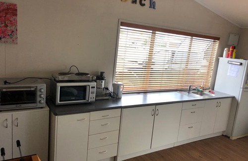 Whangamata House | Central Whanga Beach Bach - Walk to Beach and Town. Open Plan Living