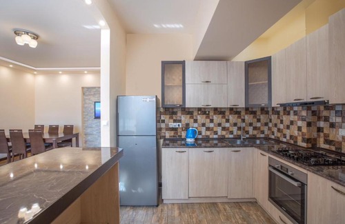 Kentron Apartment | Central Yerevan 2 Bedroom Charming Apartment