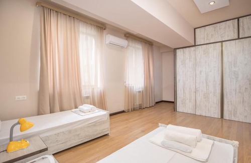 Kentron Apartment | Central Yerevan 2 Bedroom Charming Apartment