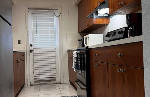 Broadview Park Apartment | Centrally Located! Minutes from the Hard Rock Casino and beaches. Pets Welcome