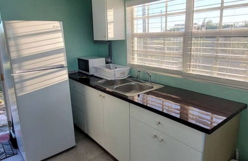 George Town Apartment | Centrally located 1 bedroom efficiency
