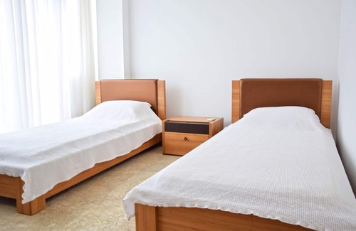 Hisaronu Hotel | Centrally located 2 bed 1 bath apartment in Hisaronu Center with FREE WIFI