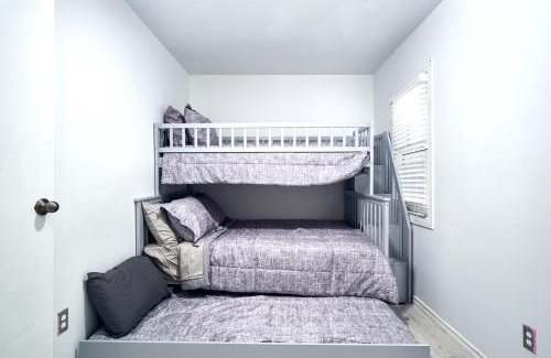 Windsor Apartment | Centrally located 3BDRM home in CityCore!