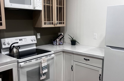 Albany Apartment | Centrally Located-5G Wifi-Washer & Dryer